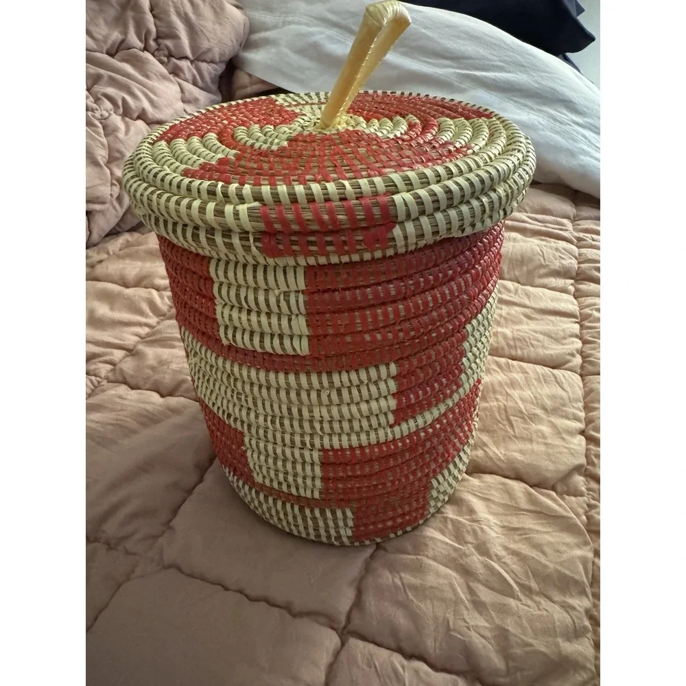 Vtg African Fair Trade Handwoven 9-inch Lidded Basket Red & White